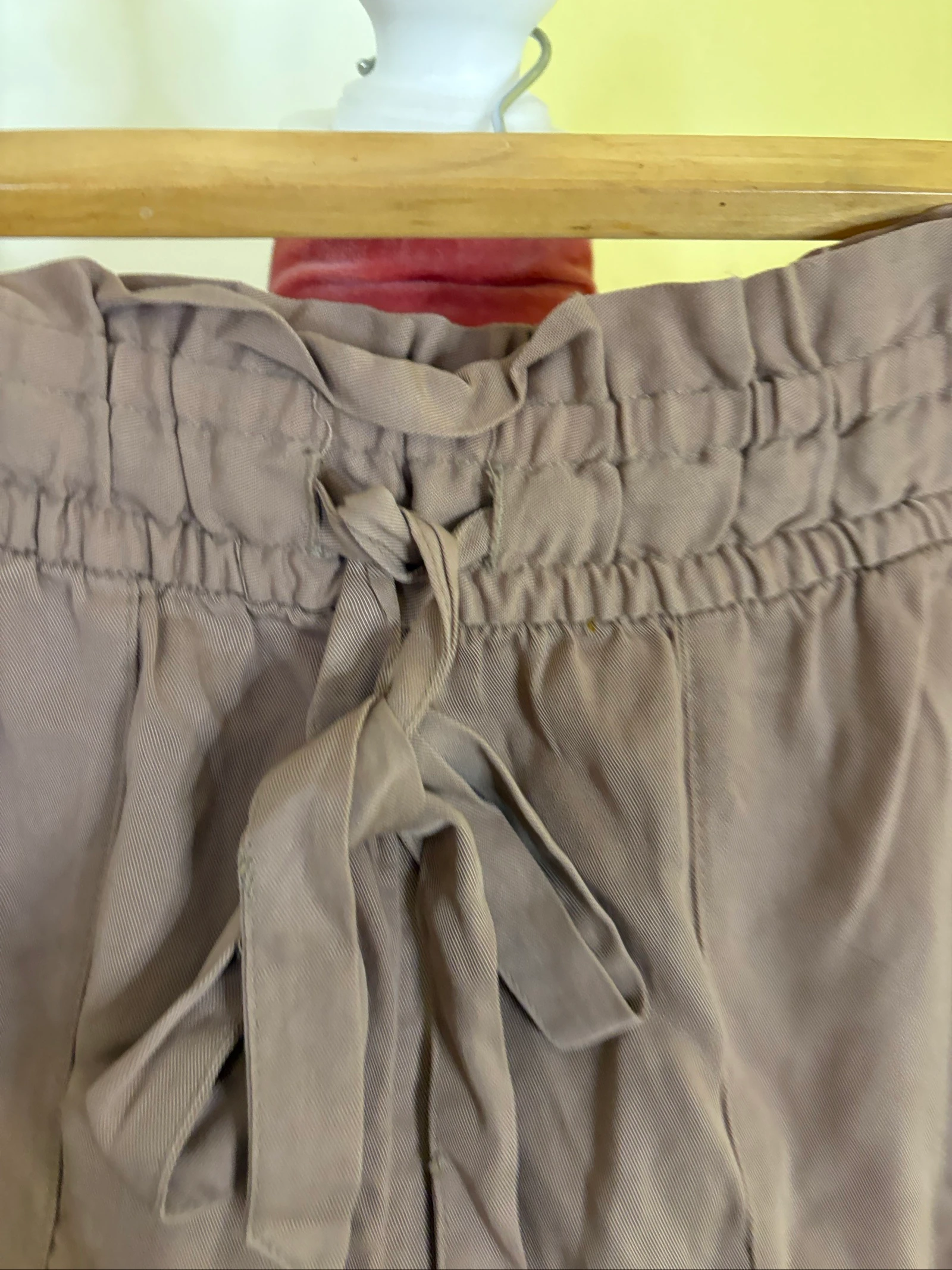 Taupe Paperbag Shorts with Elastic Waist and Bow – photo 3